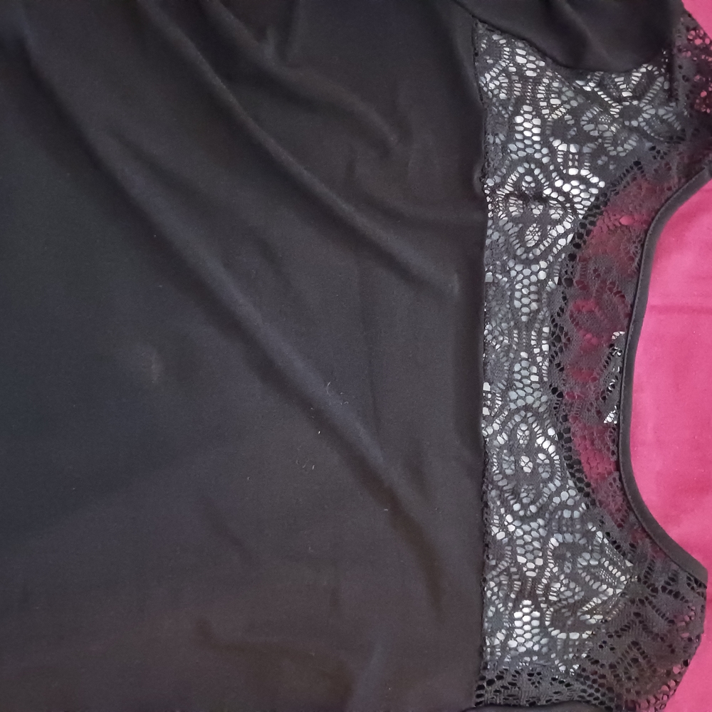Carol Rose Black and White Floral Blouse - Picture 9 of 9